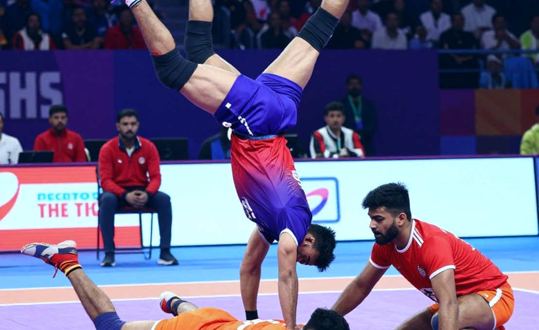 লোগোয় এক রেইডার, চার ডিফেন্ডার: কমনওয়েলথ কাবাডি চ্যাম্পিয়নশিপ ২০২৬-এর ছবিটি যা বলে না
